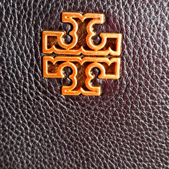 Tory Burch NWTs Britten Large Zip Pouch - Picture 3 of 7